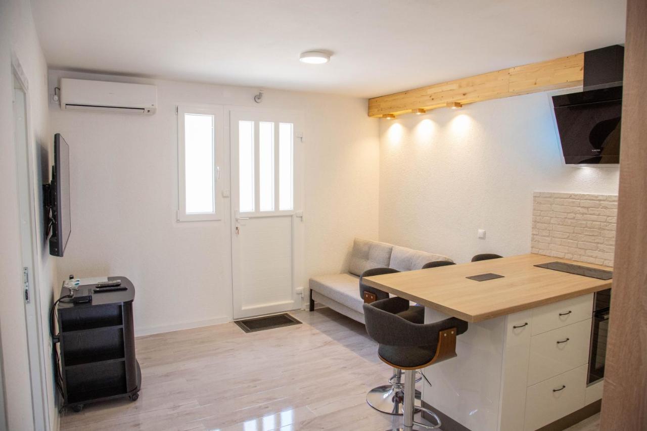 רוקבאץ Apartments By The Sea Milna, Vis - 8895 מראה חיצוני תמונה