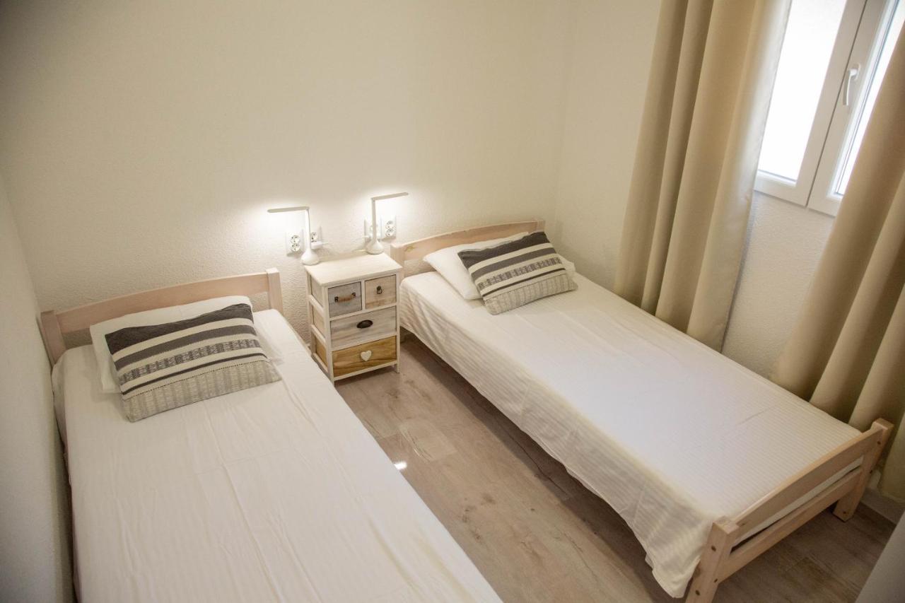 רוקבאץ Apartments By The Sea Milna, Vis - 8895 מראה חיצוני תמונה
