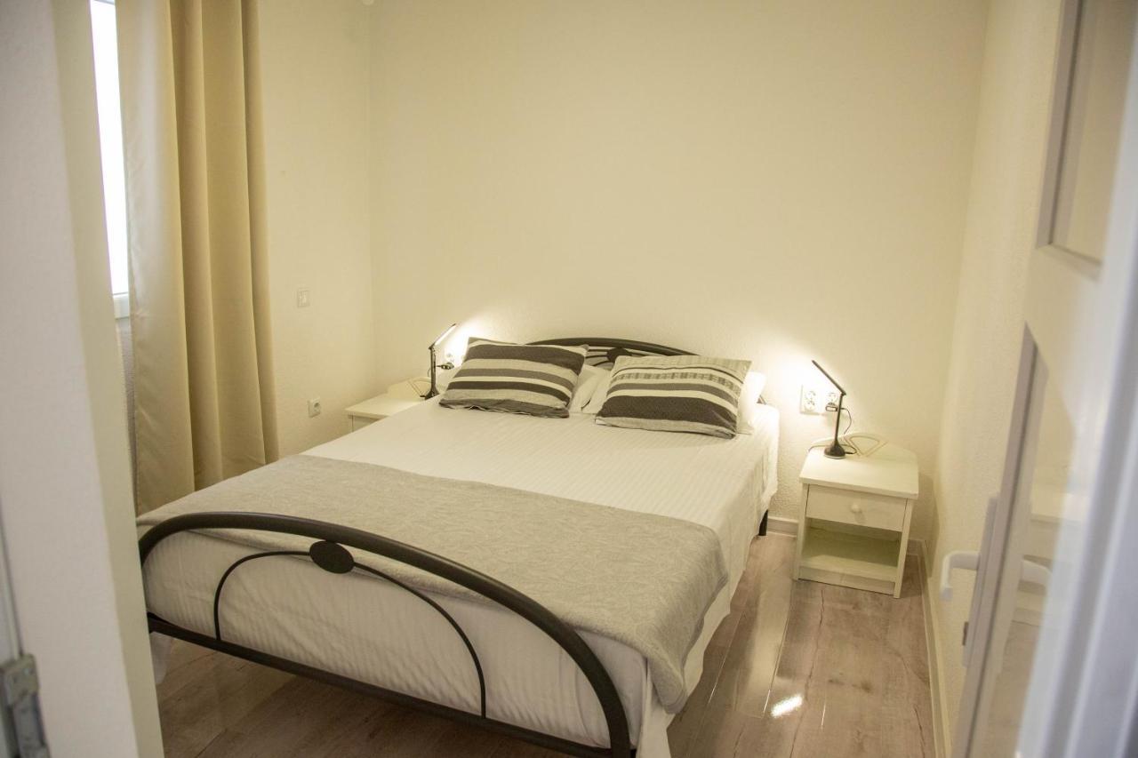 רוקבאץ Apartments By The Sea Milna, Vis - 8895 מראה חיצוני תמונה